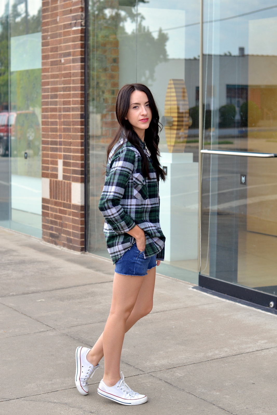 Fall flannel, bold lips, converse, fall outfit 