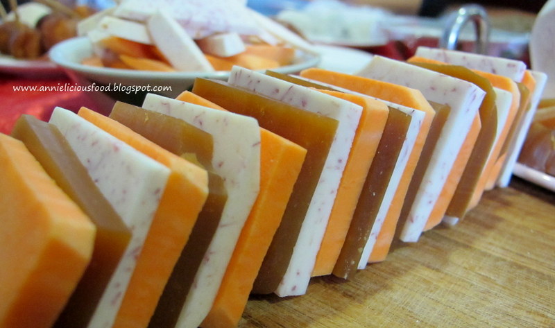 Steamed Desserts - Thai Recipes. The third of todays sweet ball recipes..  These parcels are a delicious and slightly sweet combination of sticky rice and&nbsp;.