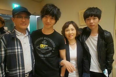 Chỉ có thể là Kim Yong Woon Ye+family