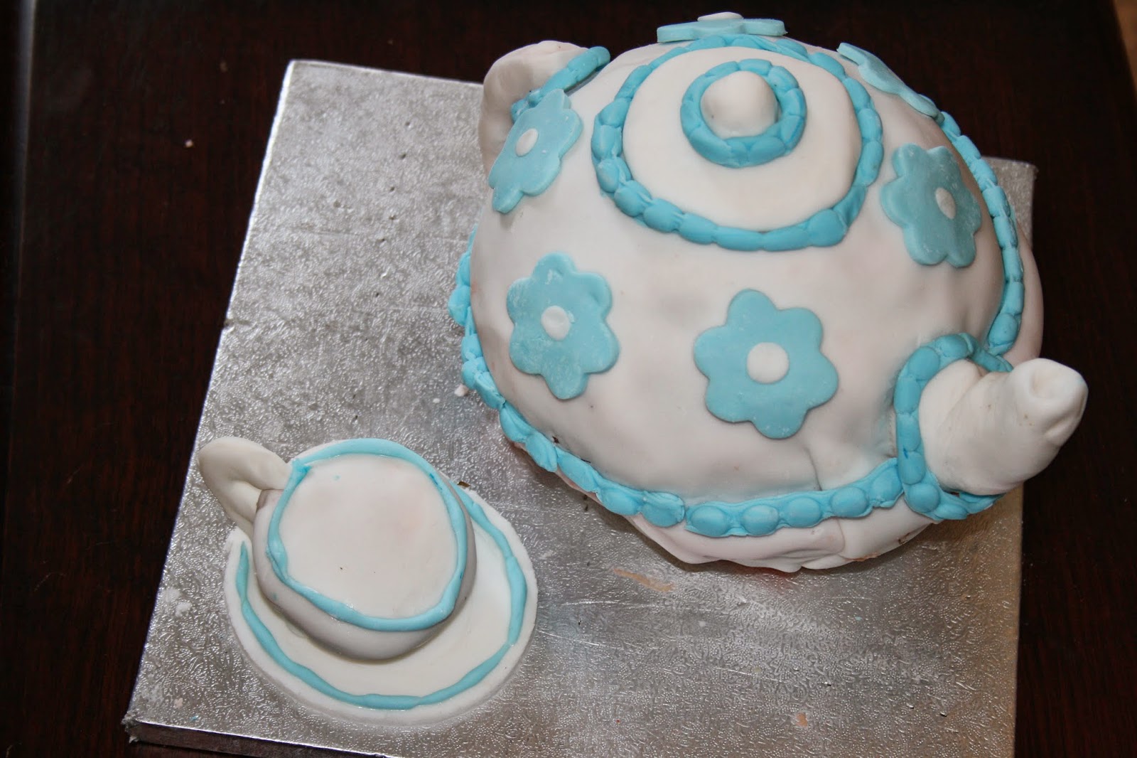 teapot birthday cake