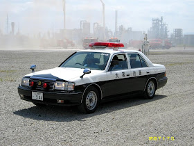 fender mirror, wing, lusterka na błotnikach, mocowane przy błotniku, japoński samochód, motoryzacja z Japonii, JDM, ciekawostki, oryginalne, フェンダーミラー, 日本車, Toyota Crown S15, policyjny, patrol car