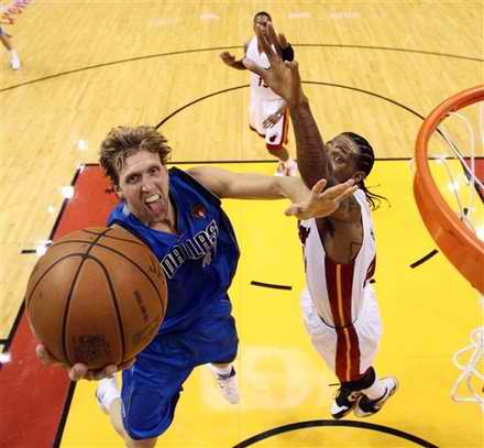 dirk+tongue+2.jpg