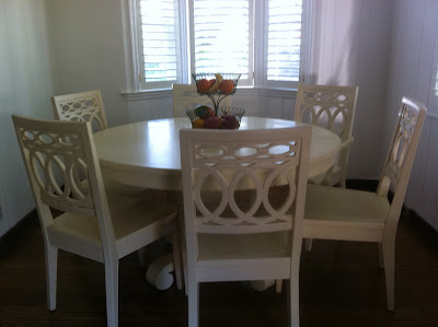 Artsy Annie: Our new table and chairs for the breakfast nook