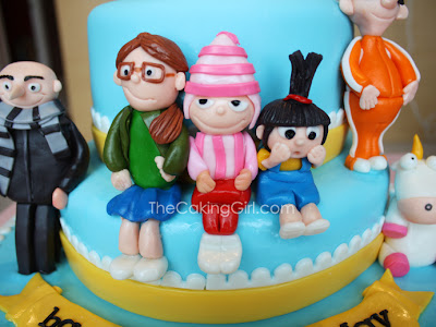 amazing despicable me cake