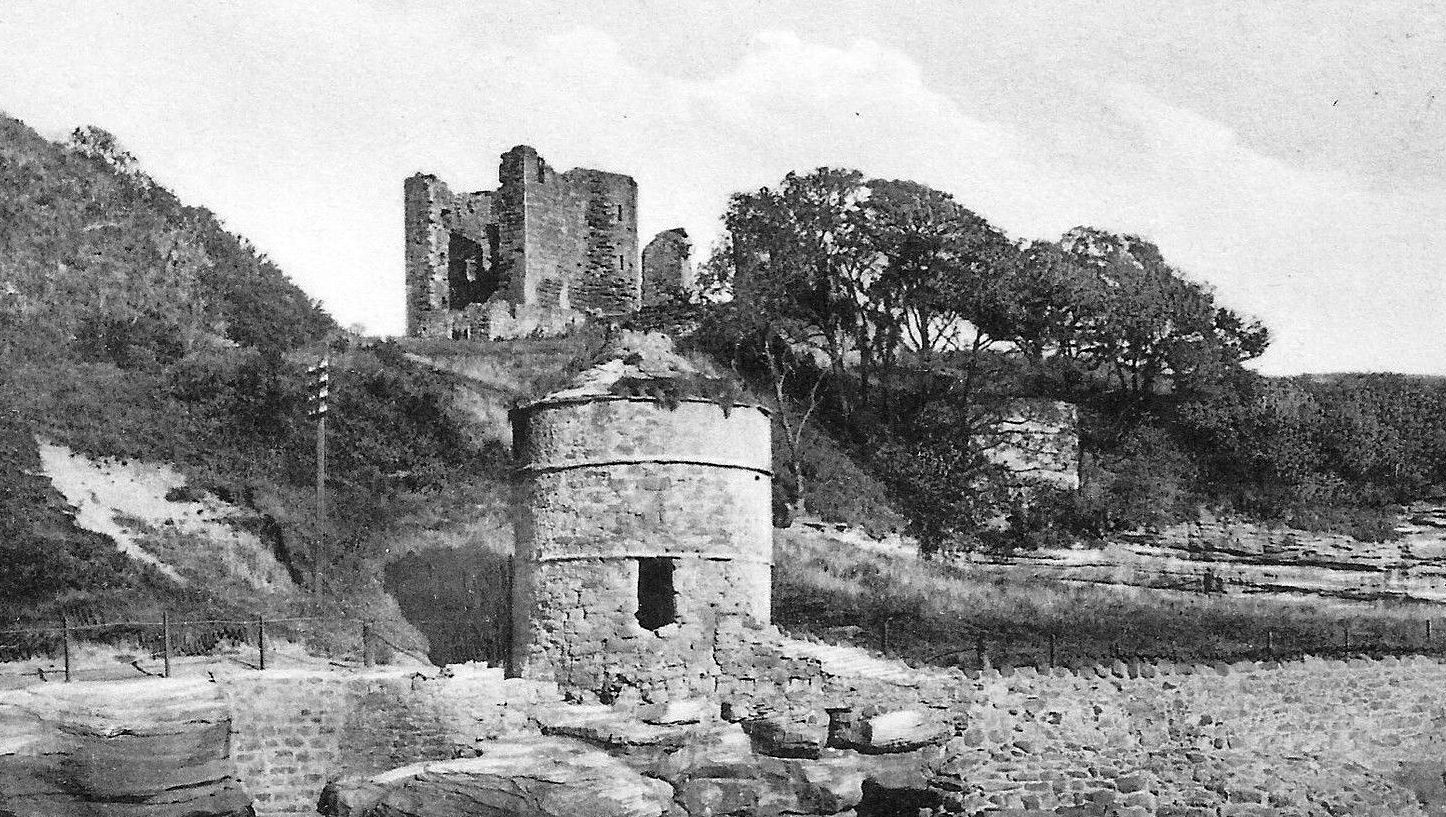 Tour Scotland Photographs Old Photograph MacDuff's Tower and Castle
