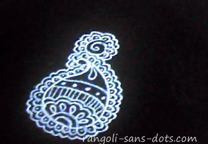first stage paisley patterns drawn for the bird mehndi-rangoli-12a.jpg
