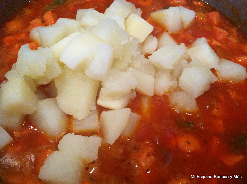 Mi Esquina Boricua y Más Jamonilla guisada con papas
