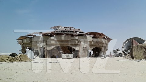 Edificio de Tatooine en las fotos del rodaje de Star Wars Ep. VII Edificio de Tatooine en las fotos del rodaje de Star Wars Ep. VII