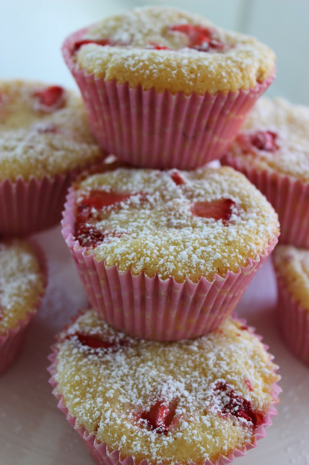 Mysigt, mumsigt & mammaliv Muffins med vit choklad, jordgubbar och