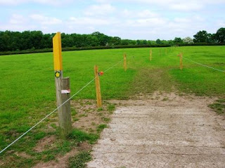 Geocaching around Twycross - Electric fence blocking the path