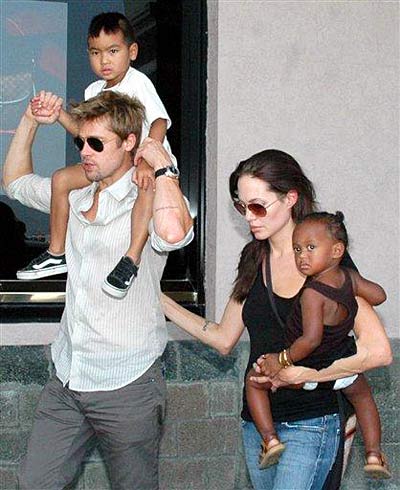 Angelina Jolie And Brad Pitt With Kids