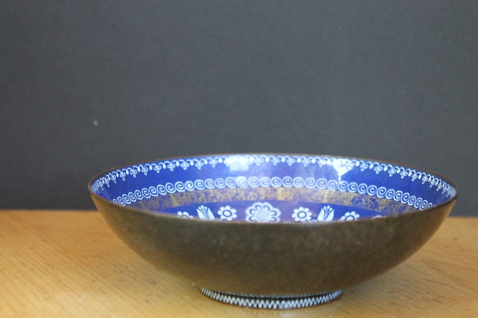 (SOLD) Eva Scherer Wien Austria Enamel Bowl Blue White Gold 46