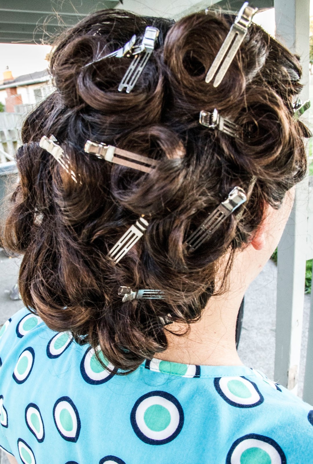 Blue Velvet Bombshell Quick Pin Curls w/ Curling Iron
