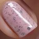 http://www.beautyill.nl/2013/12/primark-spotty-nail-polish-review.html