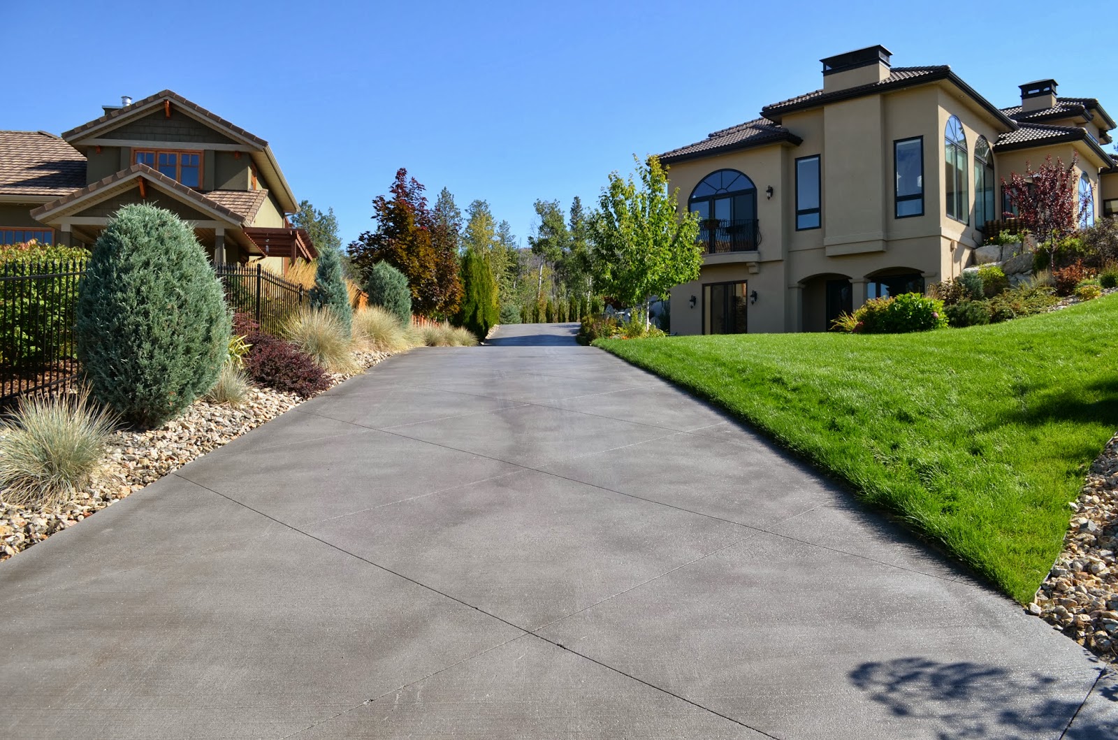 MODE CONCRETE How often should you seal your driveway? Concrete