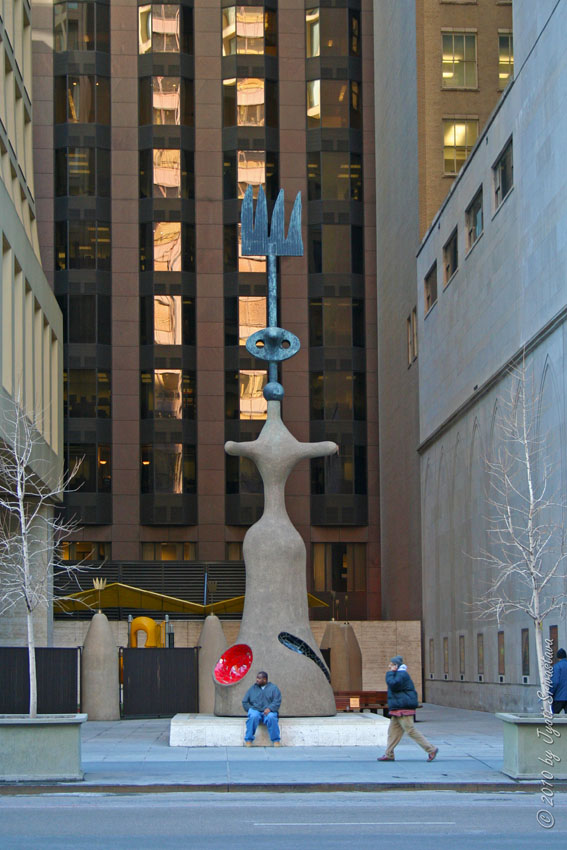 Featured image of post Miro Sculpture Chicago : Miro&#039;s chicago (originally called the sun, the moon and one star) is a sculpture by joan miro.
