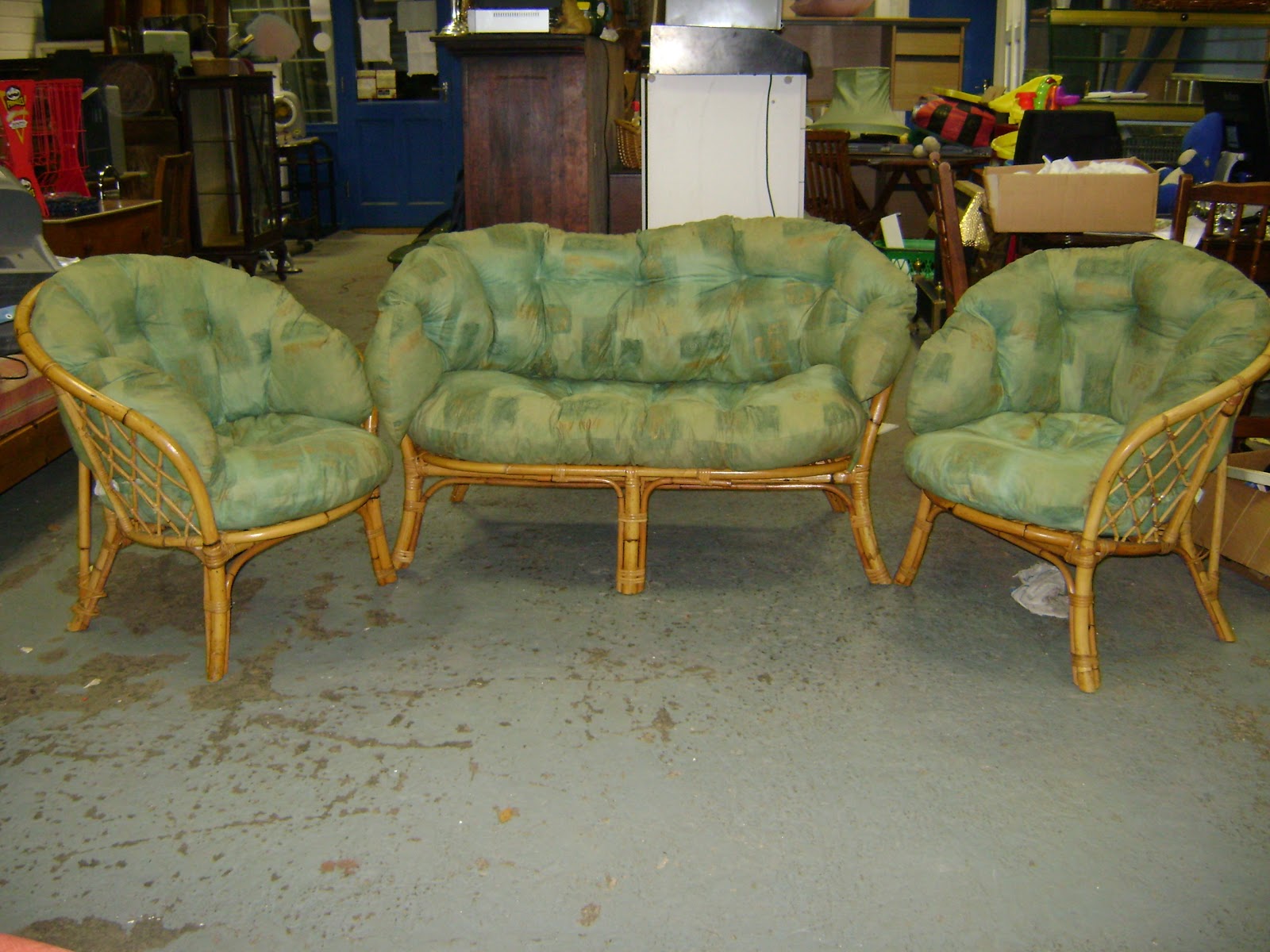 Deccie's Done Deal Second Hand Furniture & House Clearances Couches