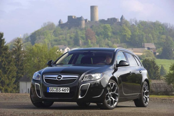 Opel Insignia OPC While it is not overwhelming at start the V6 revs German 