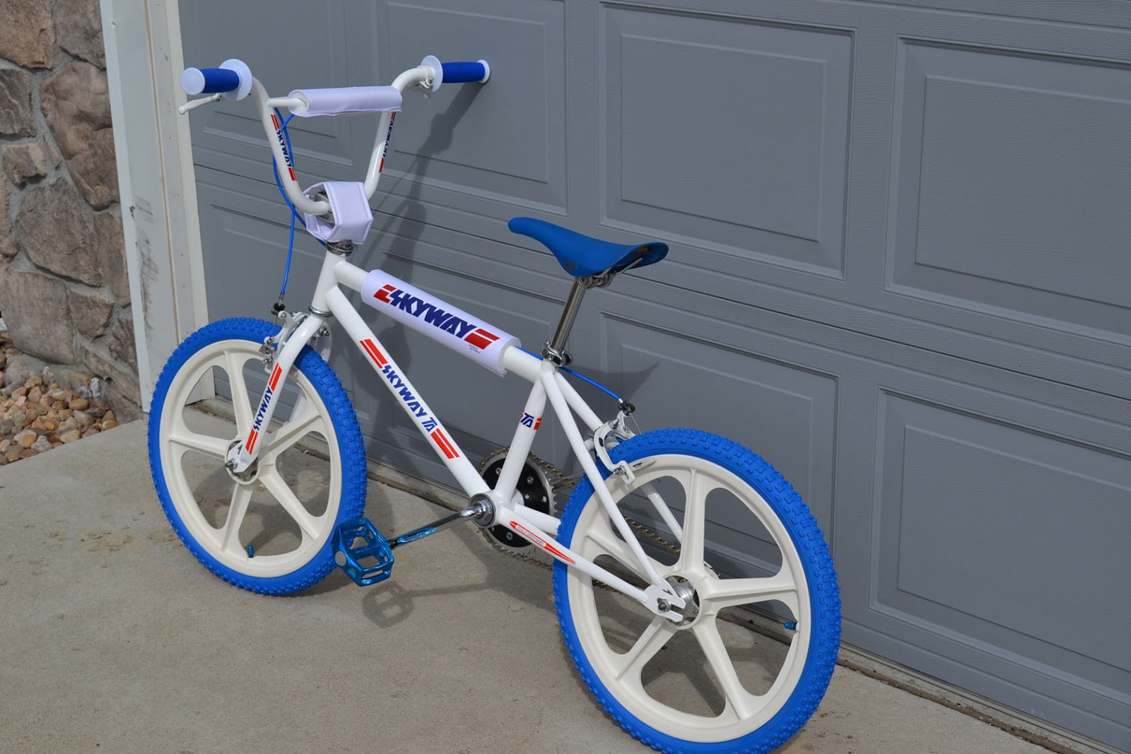 Understand and buy > white skyway bmx > disponibile