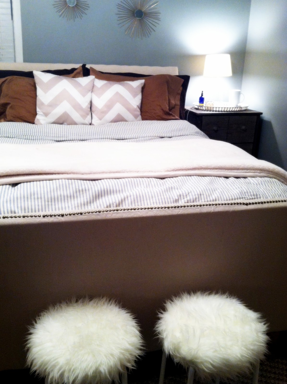 hopes & dreams fur ottoman + pillow / DIY how to