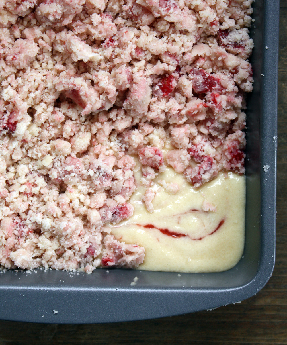 fudge ripple strawberry crumb cake