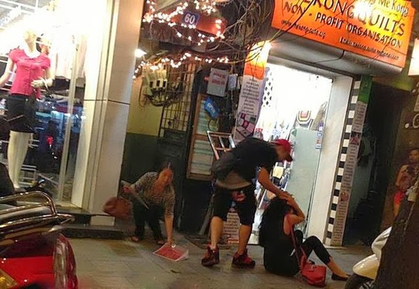 Mẹ kế của Andrea " Yanbi là một thằng con trai không chấp nhận được"