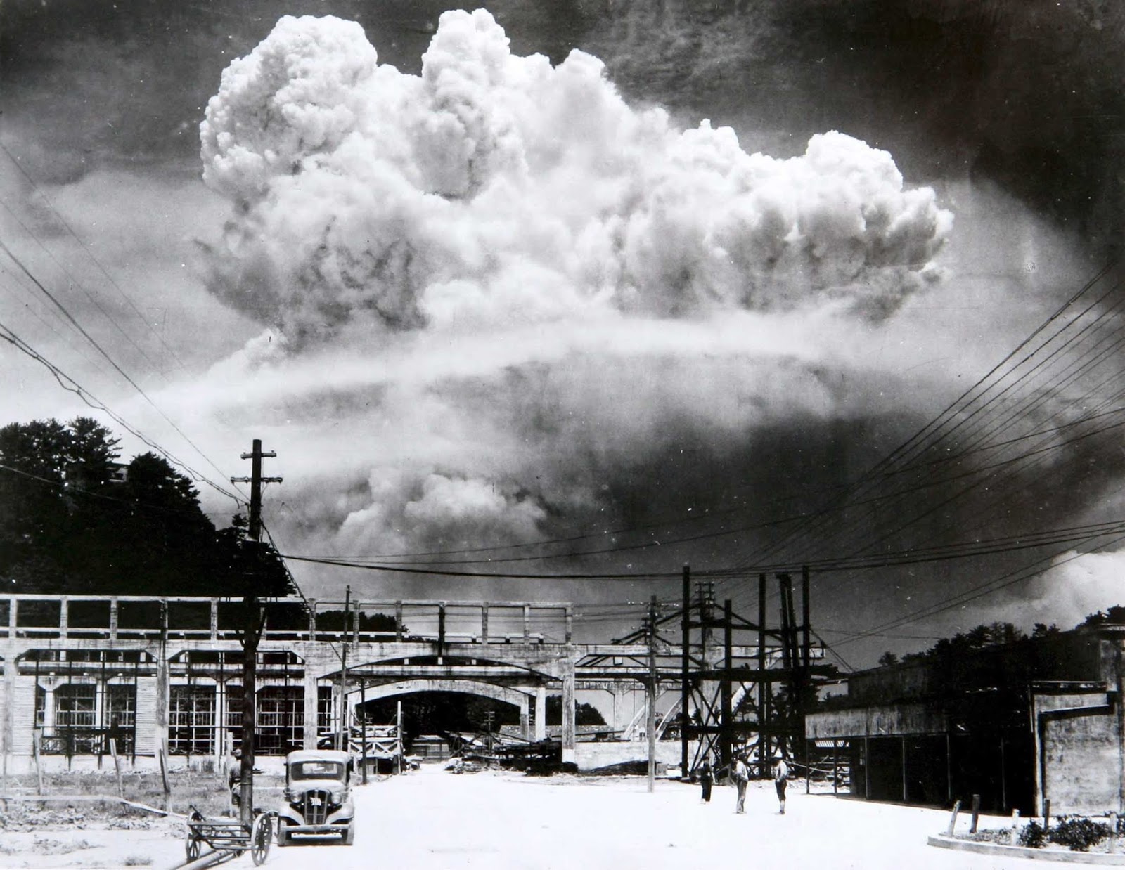 Mushroom Cloud over Nagasaki New 8x10 World War II Photo