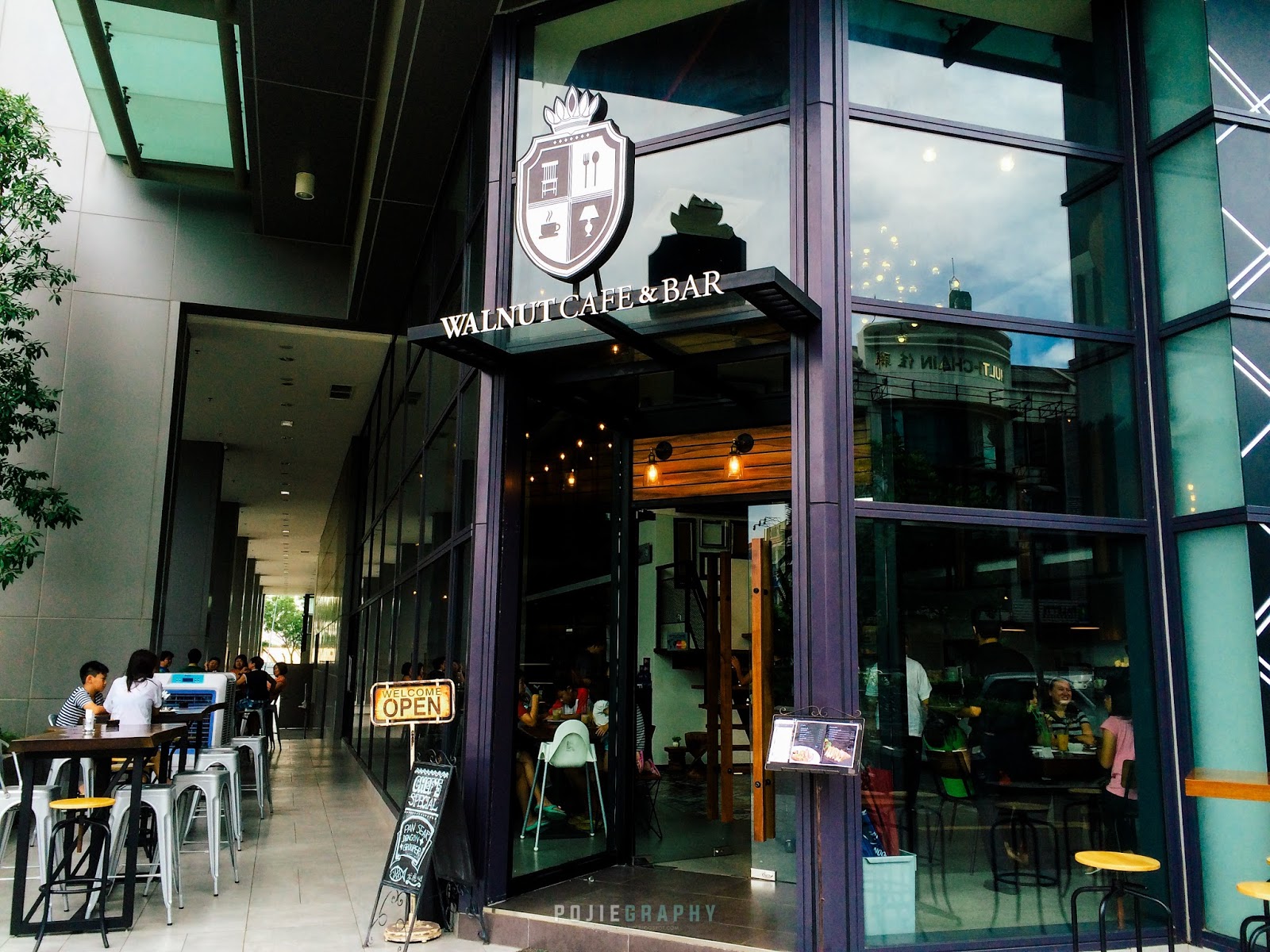 Walnut Café & Bar, Interesting Dining Spot in Puchong
