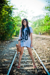 นักศึกษาพม่า สวย น่ารัก Myanmar Pretty Model : Khin Thazin