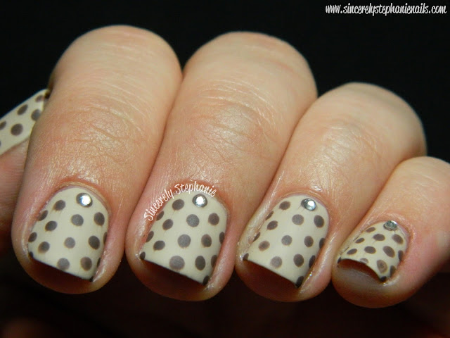 polka dot nail art