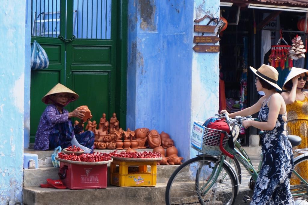 shopping in Hoian