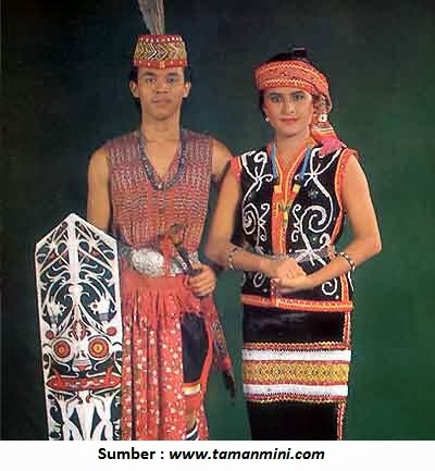 Download this Pakaian Adat Dayak Kalimantan Barat Tradisional picture