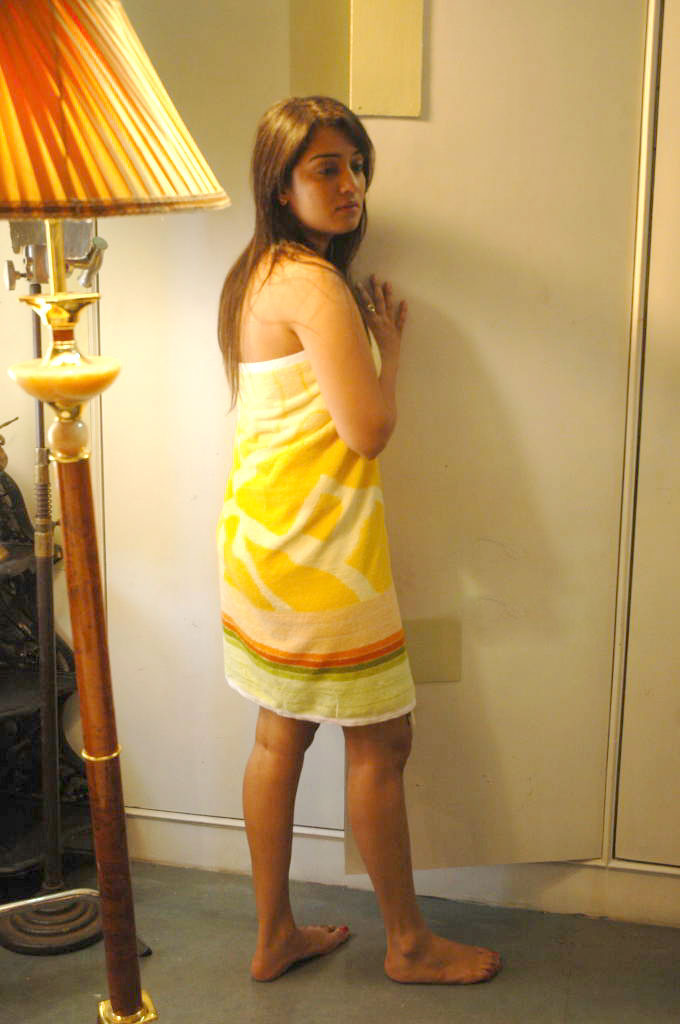 Sorry, South indian girls in towel bathing dress agree, very Valuable South indian girls in towel bathing dress this
