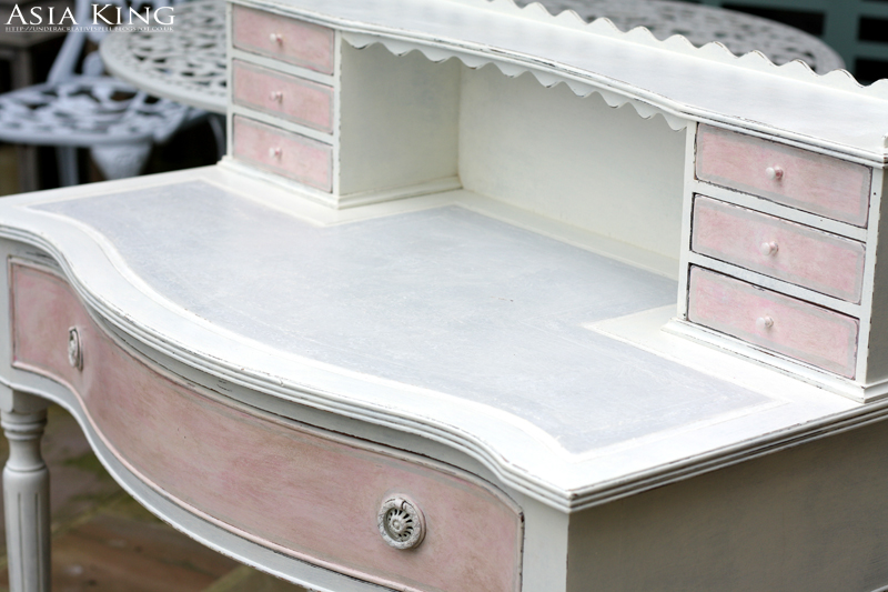 Shabby Chic Dressing Table MakeOver with DecoArt Chalky Finish Paints