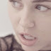 Miley Cyrus Toca Siririca e Explana as Três Etapas Básicas do Sexo no Clipe de "Adore You"!