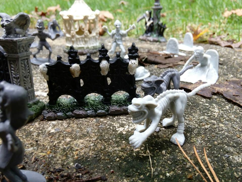 Life According To GreenVics Big Bucket Of Zombies Action Figures on