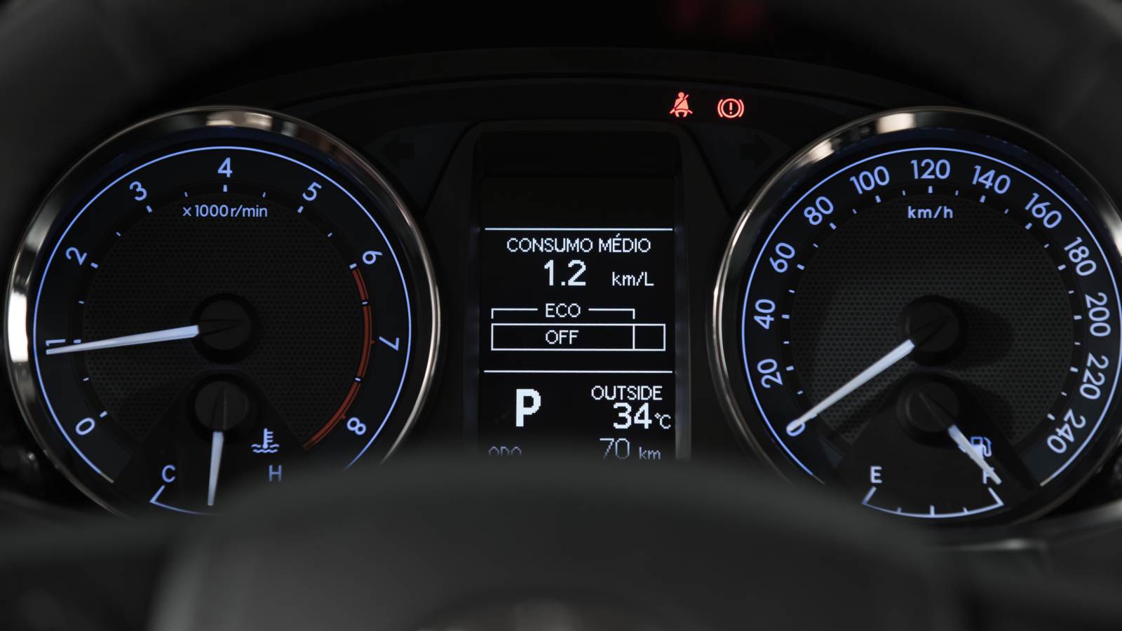 Toyota Corolla 2.014 - Página 12 Novo-Corolla-2015-Altis-interior+(5)