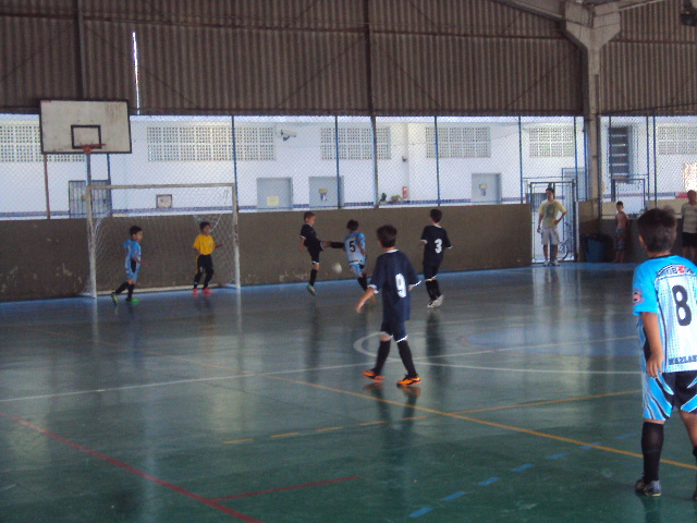 Colégio que revelou o craque Vinícius Júnior disputa futsal dos Jogos  Escolares