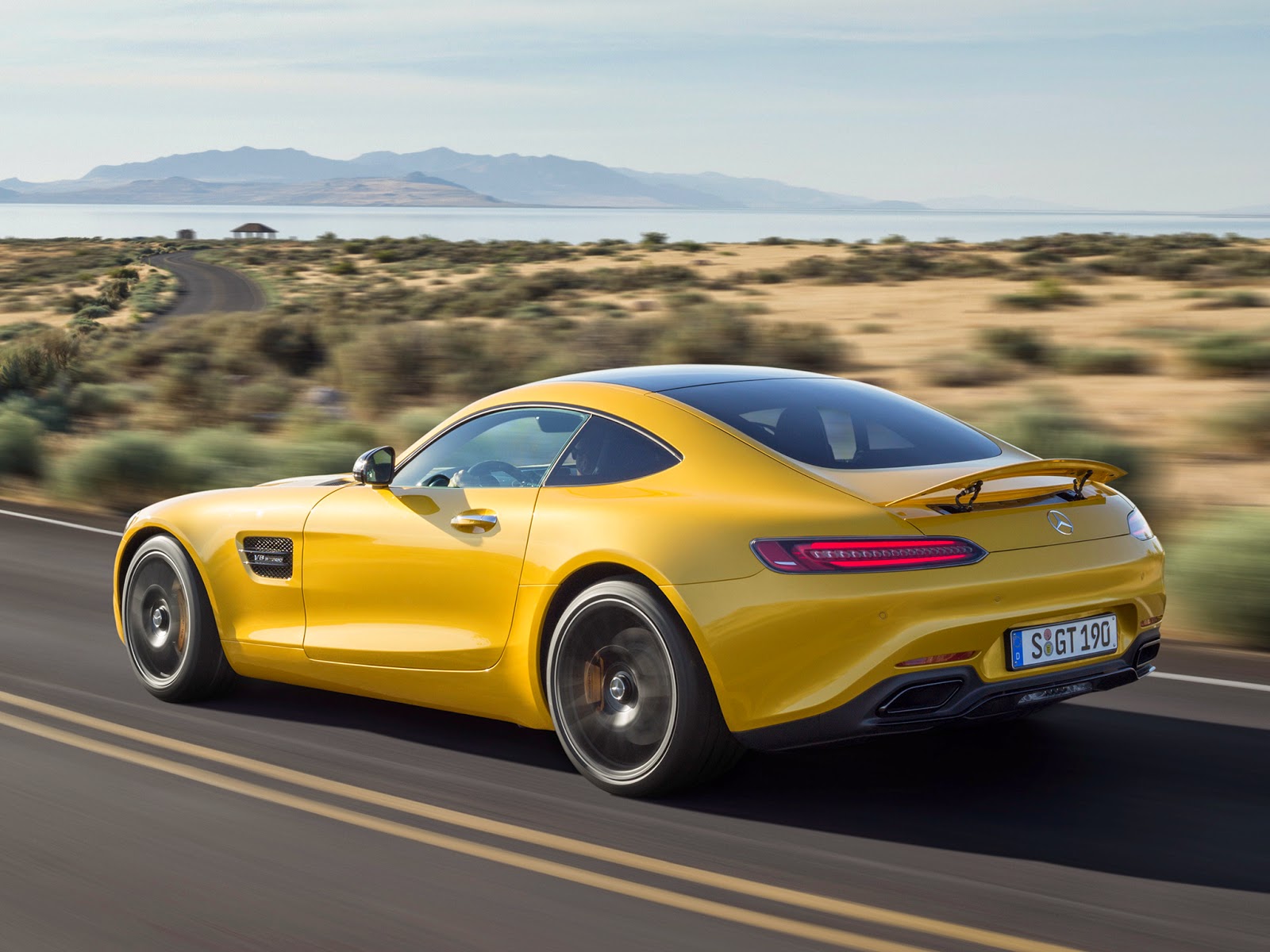 Mercedes Benz спорткар