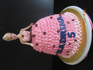 DOLL CAKE