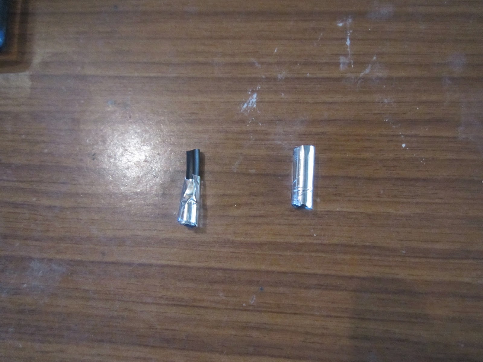 Part of Honda CB750 rubber oil filter seal used as plugs Volvo 122S Part of Honda CB750 rubber oil filter seal used as plugs for SU piston drop test