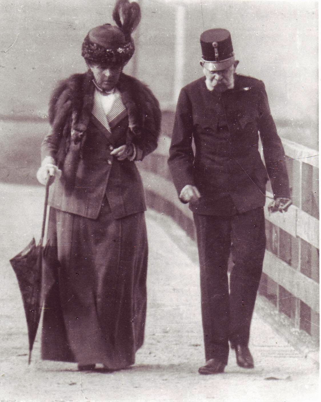 Katharina Schratt 2 / 3 — Museum Niederösterreich