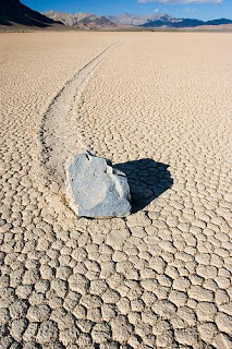 Sailing_Stones.jpg