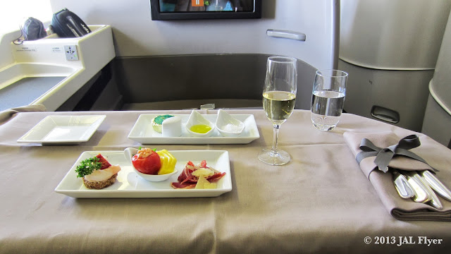 JAL First Class trip report on JL005: Amuse Bouche