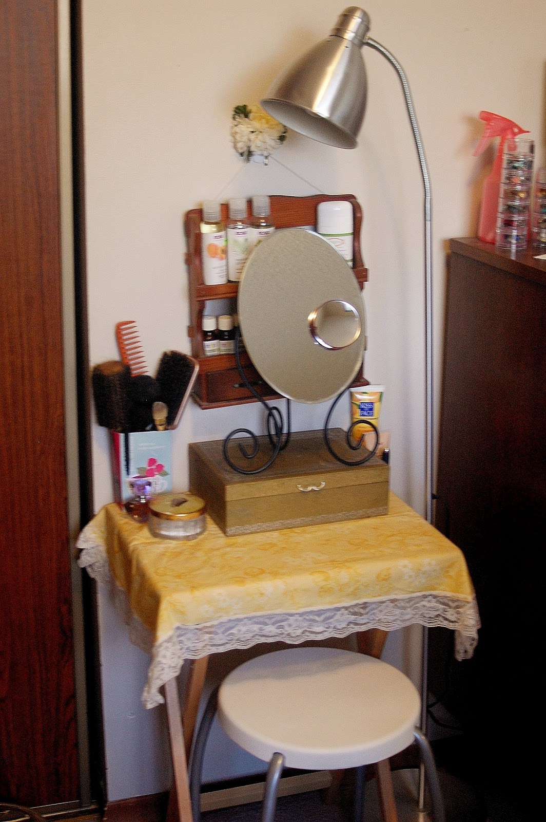 small vanity table