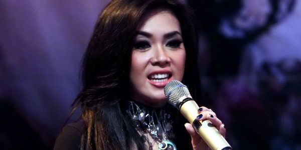 Syahrini Minat Operasi Plastik