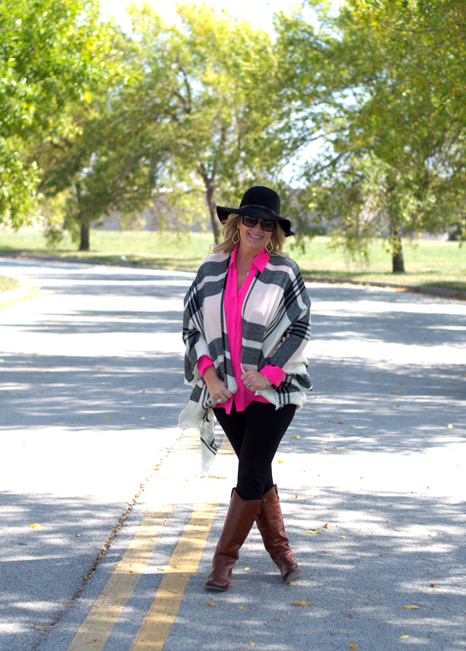 Black_poncho_withh_Pink_fall_Outfit