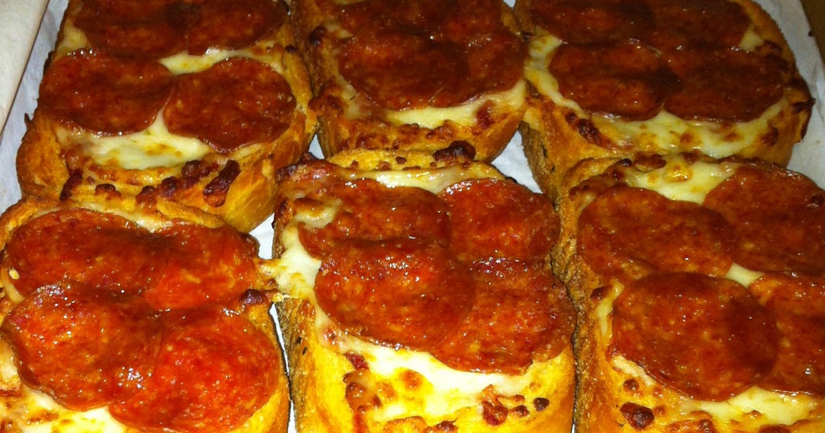 Hawaii Mom Blog Pizza Hut Garlic Bread Pizza