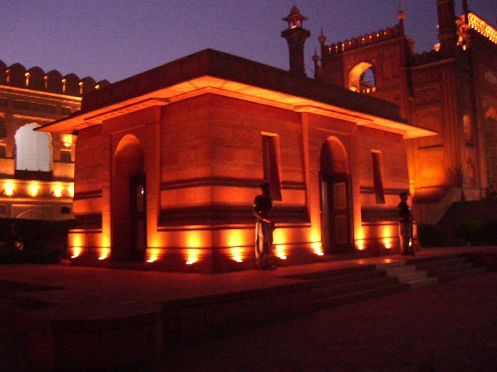 Allama Iqbal Tomb Lahore Wallpapers All About Pakistan