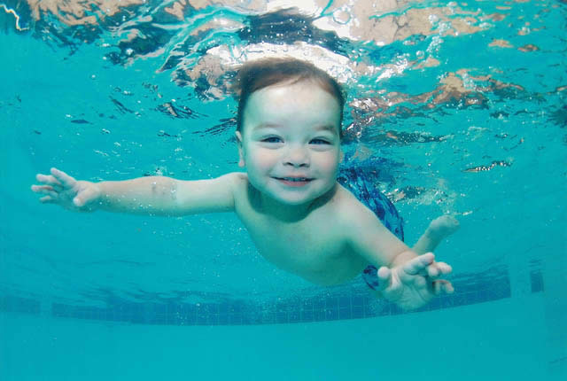 best photos 2 share 8 Photos of Adorable Babies Swimming
